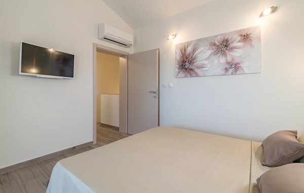 Vakantiehuis - Pula-Radeki Polje , Kroatië - CIR247 603
