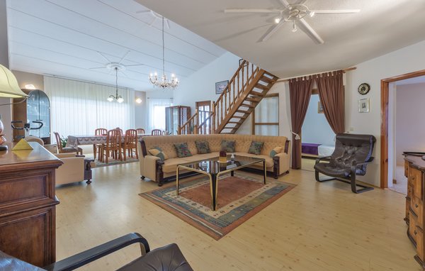 Vakantiehuis - Pula , Kroatië - CIR260 303