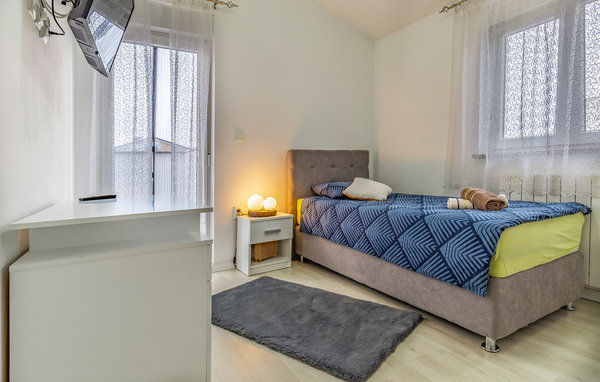 Feriehus - Pula-Skatari , Kroatia - CIR336 603