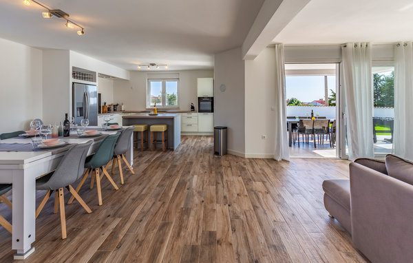 Ferienhaus - Pula-Galizana , Kroatien - CIR353 304