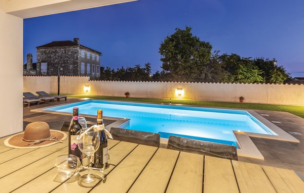 Ferienhaus - Pula-Galizana , Kroatien - CIR353 107