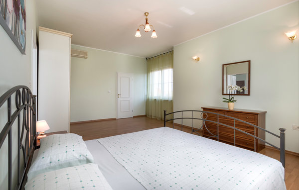 Ferienhaus - Pula , Kroatien - CIR355 602
