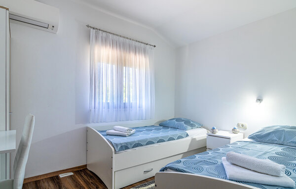 Ferienhaus - Vodnjan , Kroatien - CIR373 605