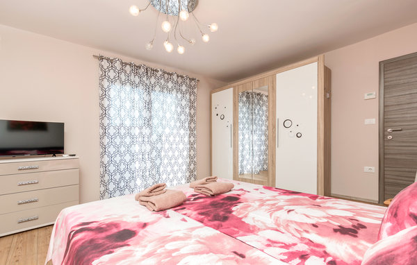 Casa de vacaciones - Pula , Croacia - CIR389 603