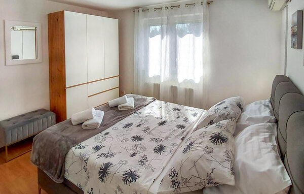 Feriehus - Pula-Radeki Polje , Kroatia - CIR390 603