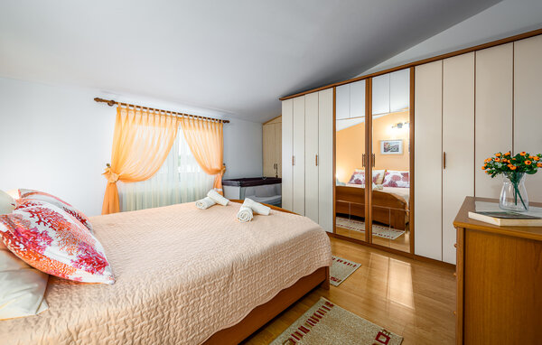 Feriehus - Pula-Radeki Polje , Kroatia - CIR390 604