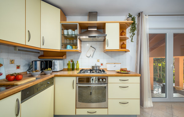 Feriehus - Pula-Radeki Polje , Kroatia - CIR390 401