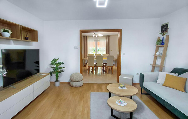 Feriehus - Pula-Radeki Polje , Kroatia - CIR390 302