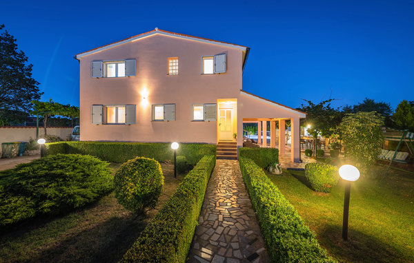 Feriehus - Pula-Radeki Polje , Kroatia - CIR390 107