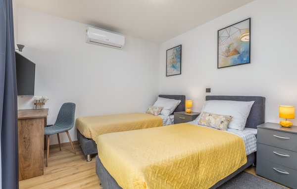 Vakantiehuis - Pula , Kroatië - CIR392 605