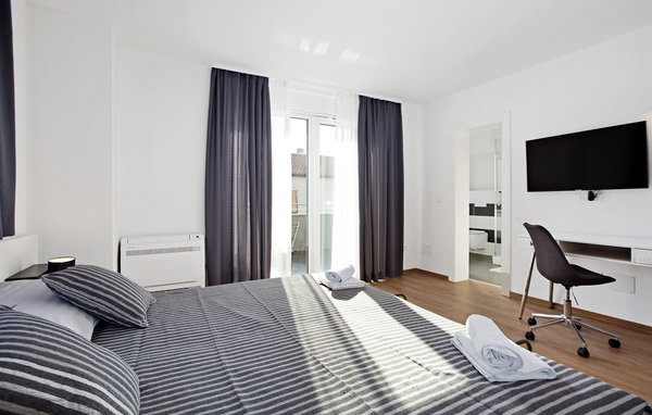 Vakantiehuis - Pula , Kroatië - CIR392 611