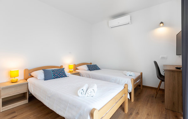 Vakantiehuis - Pula , Kroatië - CIR392 614