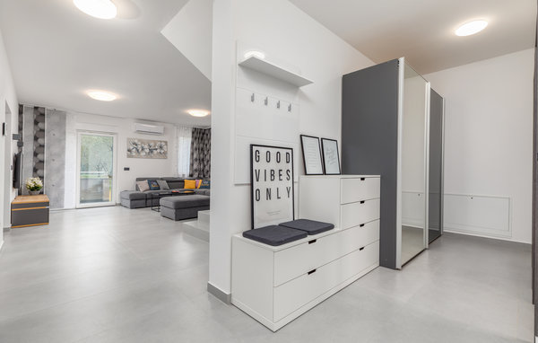 Vakantiehuis - Pula , Kroatië - CIR392 501