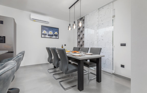 Vakantiehuis - Pula , Kroatië - CIR392 405