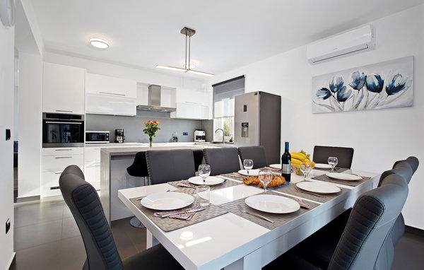Vakantiehuis - Pula , Kroatië - CIR392 407