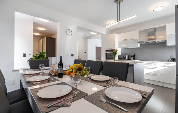 Vakantiehuis - Pula , Kroatië - CIR392 408