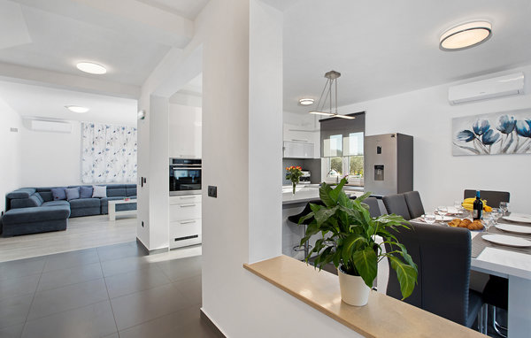 Vakantiehuis - Pula , Kroatië - CIR392 303