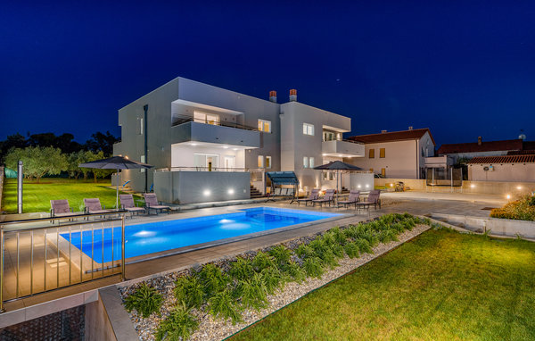 Vakantiehuis - Pula , Kroatië - CIR392 106