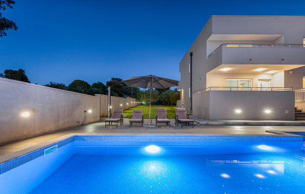 Vakantiehuis - Pula , Kroatië - CIR392 108