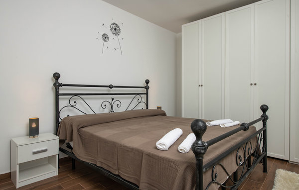 Holiday Home - Pula-Loborika , Croatia - CIR402 601