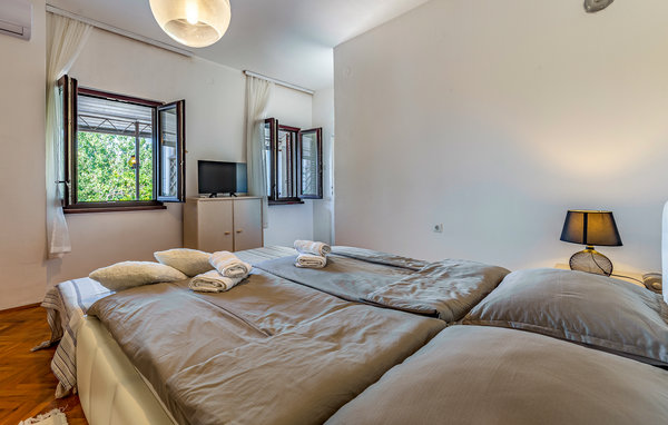 Vakantiehuis - Pula , Kroatië - CIR408 602