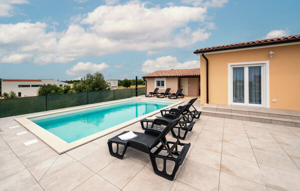 Holiday Home - Pula-Galizana , Croatia - CIR420 11