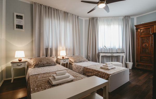 Vakantiehuis - Pula , Kroatië - CIR445 601