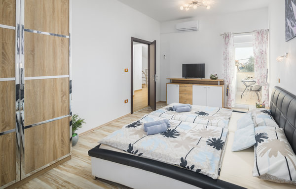 Feriehus - Pula , Kroatia - CIR502 604