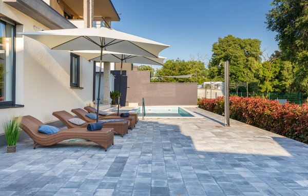 Holiday Home - Pula , Croatia - CIR559 107