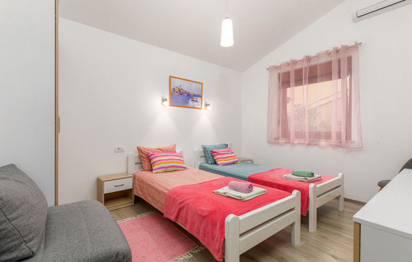 Semesterhus - Pula-Galizana , Kroatien - CIR595 604