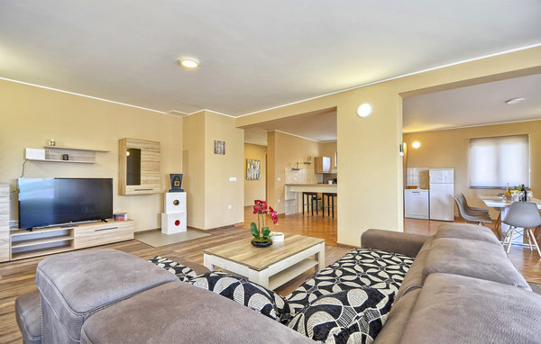 Holiday Home - Pula-Galizana , Croatia - CIR596 4