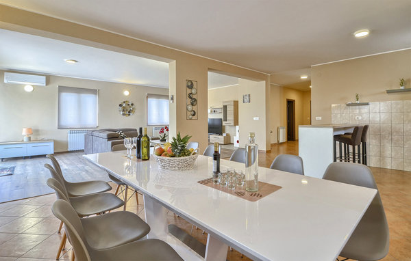Holiday Home - Pula-Galizana , Croatia - CIR596 5