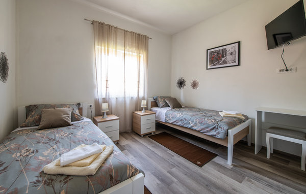 Vakantiehuis - Pula-Loborika , Kroatië - CIR637 602