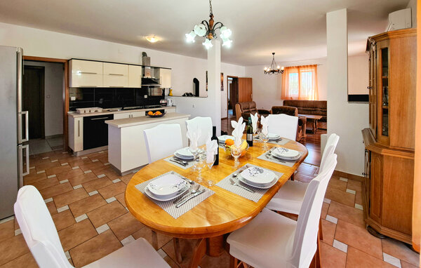 Semesterhus - Pula , Kroatien - CIR703 301