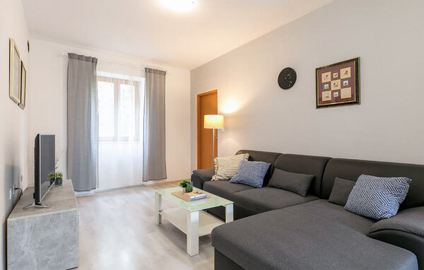 Holiday Home - Pula , Croatia - CIR727 302