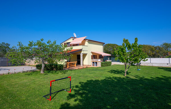 Holiday Home - Pula , Croatia - CIR744 802