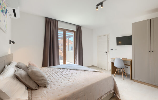 Holiday Home - Pula - Valtura , Croatia - CIR756 6