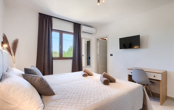 Holiday Home - Pula - Valtura , Croatia - CIR756 603