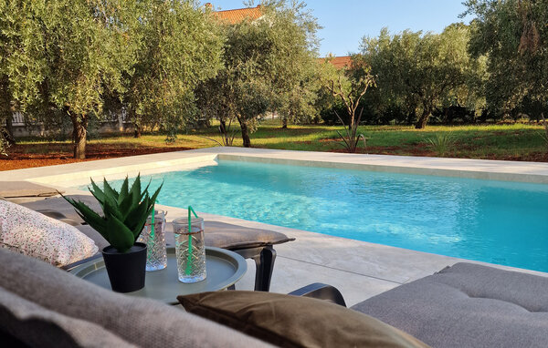 Semesterhus - Pula-Galizana , Kroatien - CIR764 2