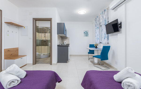 Apartment - Pula , Croatia - CIR774 6