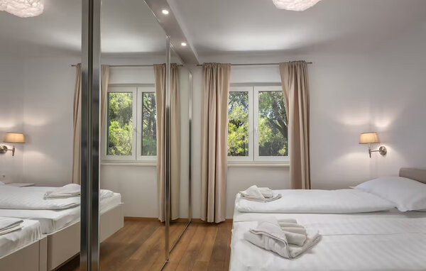 Semesterhus - Pula , Kroatien - CIR801 604