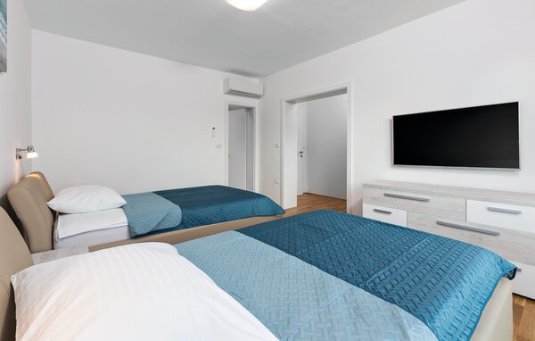 Feriehus - Pula , Kroatia - CIR805 609