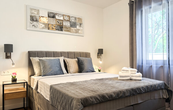 Semesterhus - Pula , Kroatien - CIR815 602
