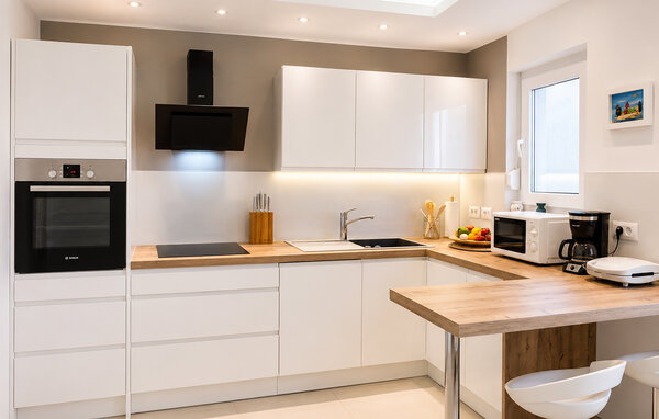 Holiday Home - Pula , Croatia - CIR824 401