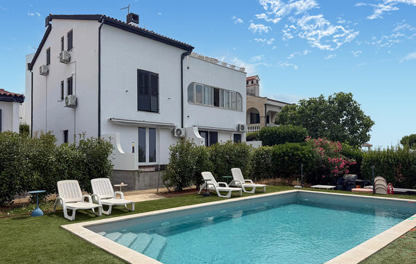 Apartment - Pula - Pjescana Uvala , Croatia - CIR828 2