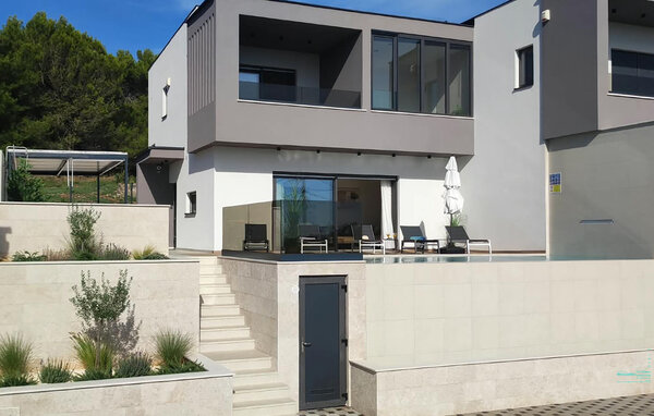 Semesterhus - Pula , Kroatien - CIR830 2
