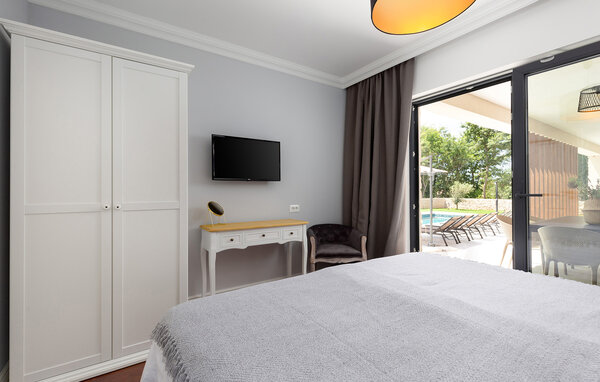 Holiday Home - Vodnjan-Klarici , Croatia - CIS323 604