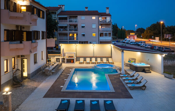 Vakantiehuis - Pula , Kroatië - CIS385 86