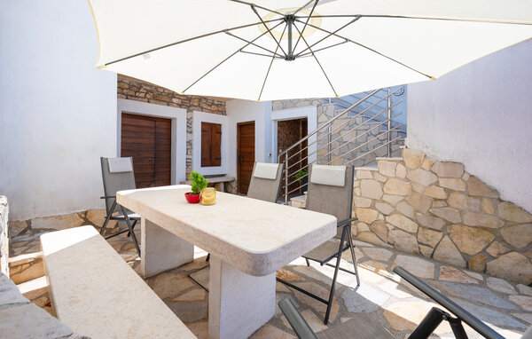 Verheug je op een onvergetelijke vakantie aan zee in deze vakantiewoning.

Laat het leven van alledag achter je en breng een ontspannen vakantie door in dit lichte appartement met moderne charme, dat ..