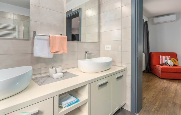 Holiday Home - Tinjan-Milohanici , Croatia - CIS429 703